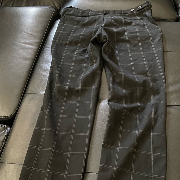 H&M Skinny Fit Dress Pants Strips design - Picture 5 of 5